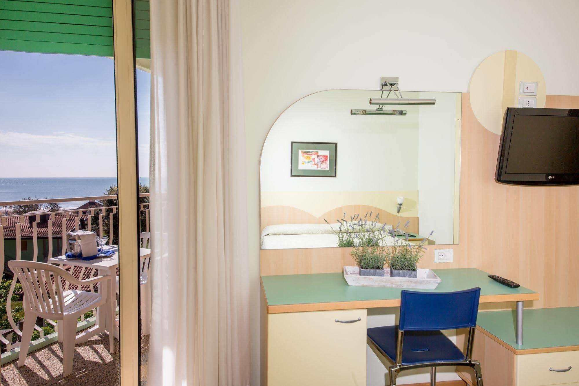 Hotel Nember Lido di Jesolo Eksteriør billede